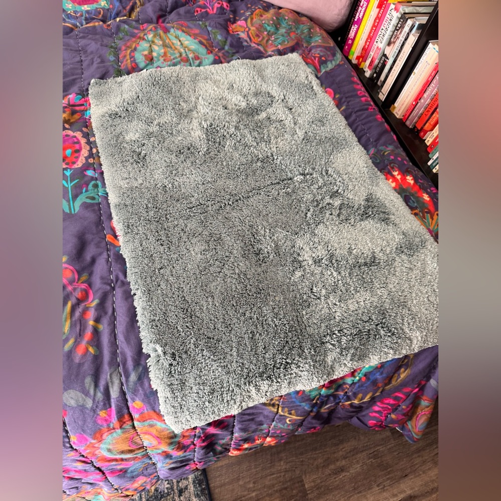 Mira Bella Machine Washable Plush Blue Bath Mat
